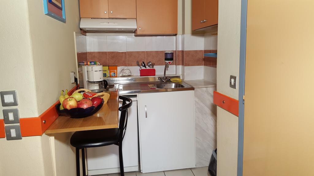 Stella Family Apartments Síndos Habitación foto