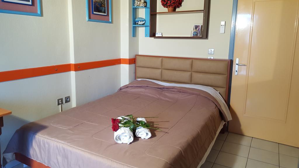 Stella Family Apartments Síndos Habitación foto